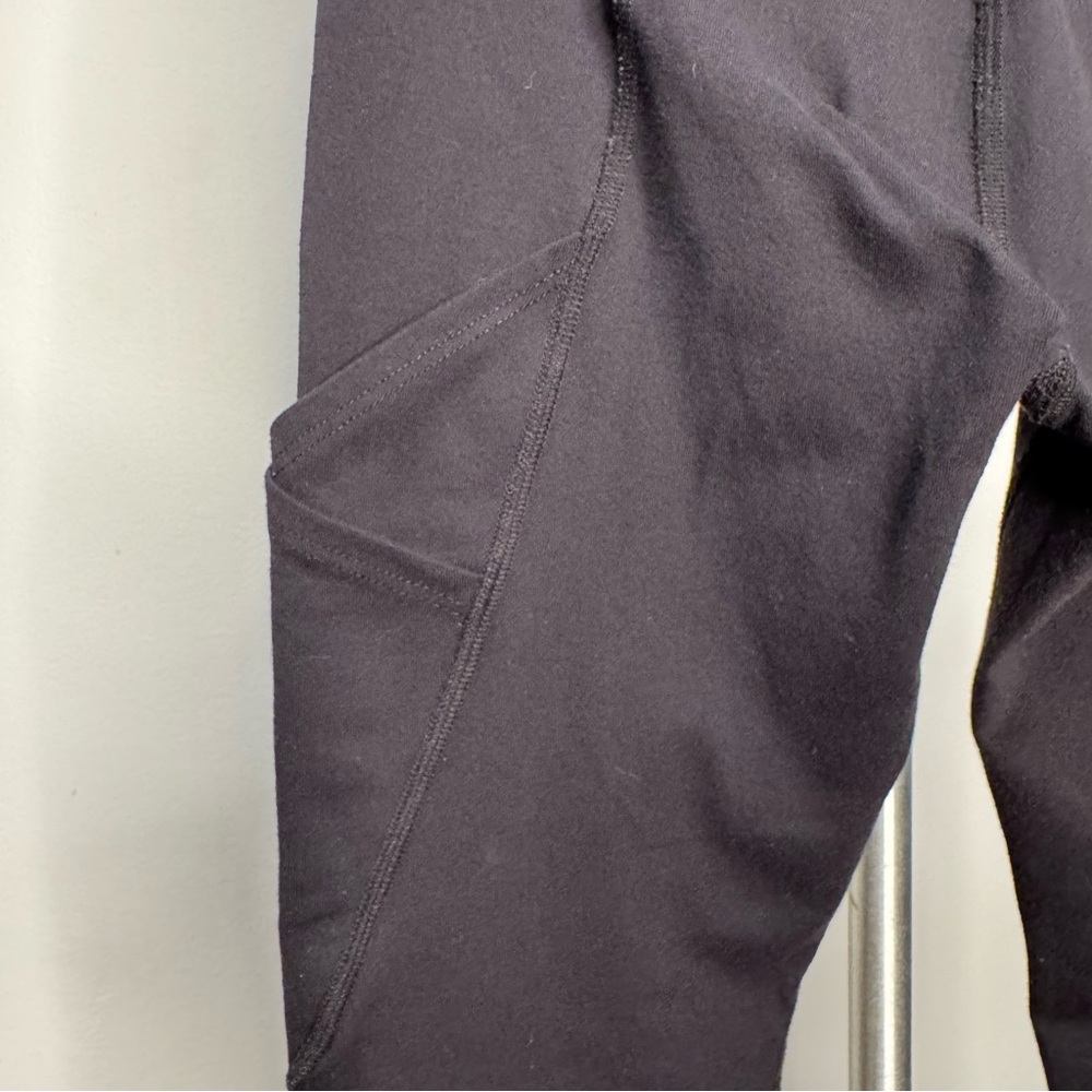 Beyond Yoga Black Leggings Criss Cross Pockets Cross Seams Detail Size Small - Picture 9 of 13